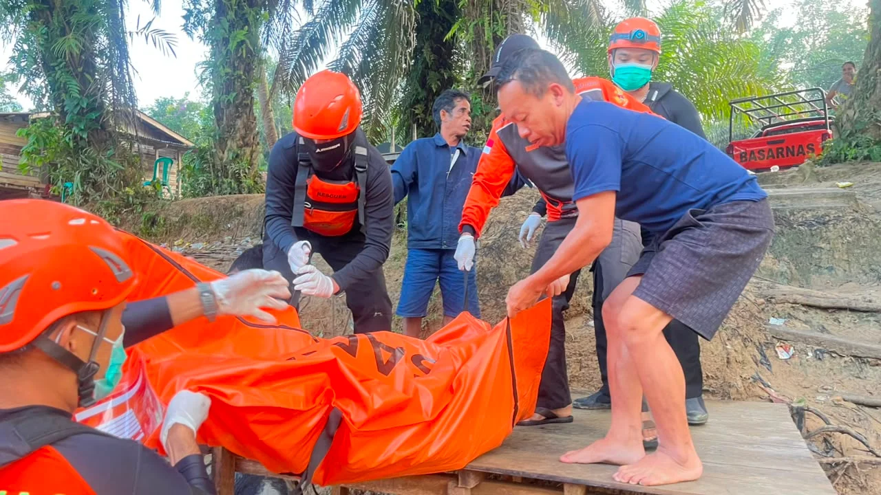 Korban Tenggelam Saat Pasang Pukat di Landak Akhirnya Ditemukan