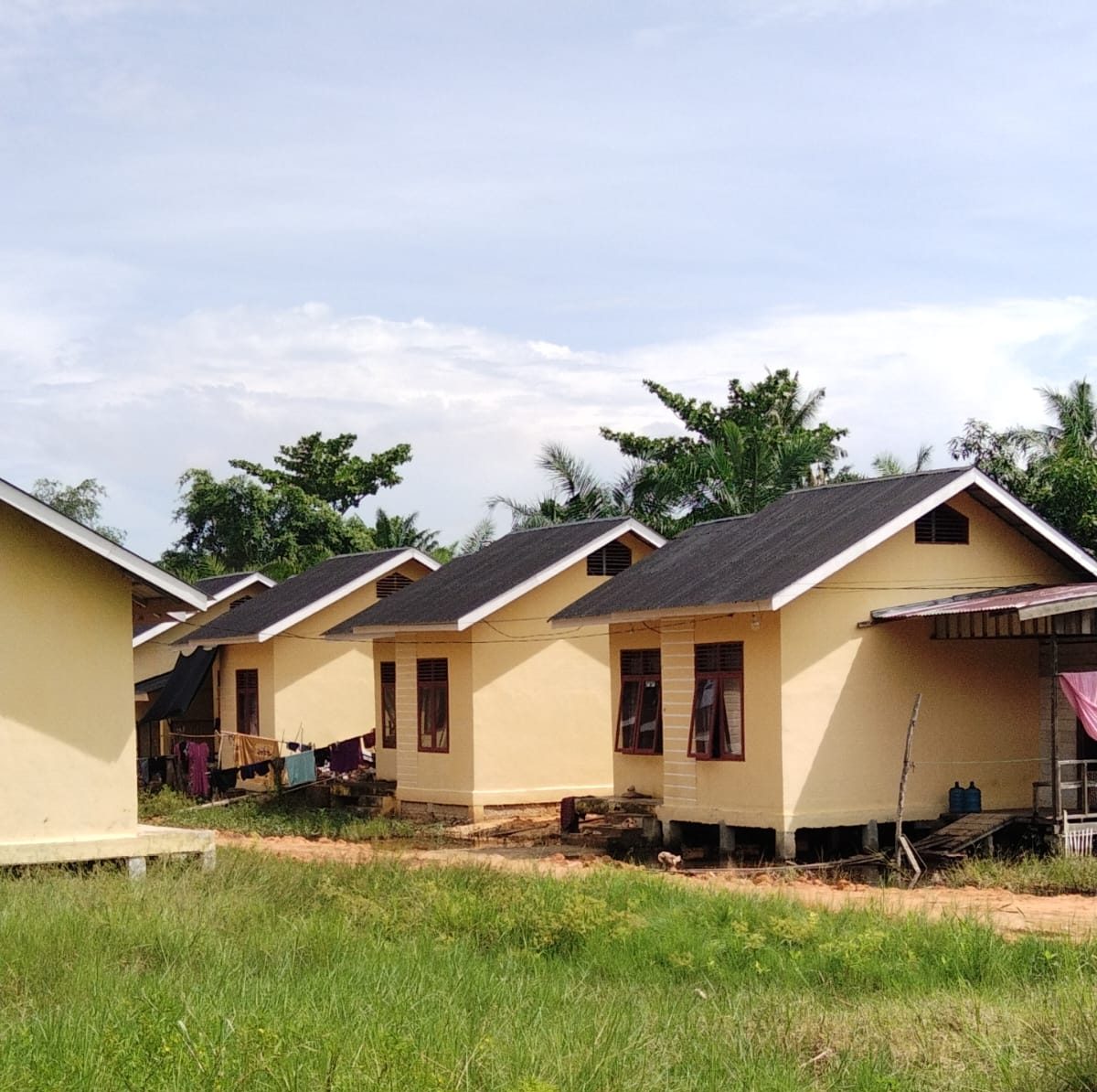 Proyek RLH Rp2,9 Miliar di Rohil Disorot, Warga Keluhkan Rumah Retak