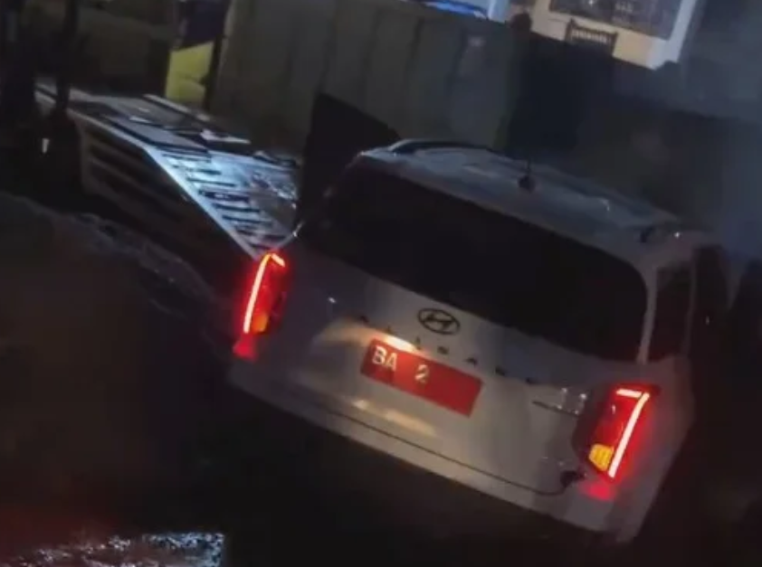 Mobil Dinas Wagub Sumbar Tabrakan dengan Truk, Vasco Ruseimy Alami Luka