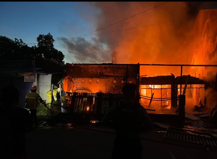 Rumah di Balikpapan Utara Ludes Terbakar, Lima Penghuni Selamat