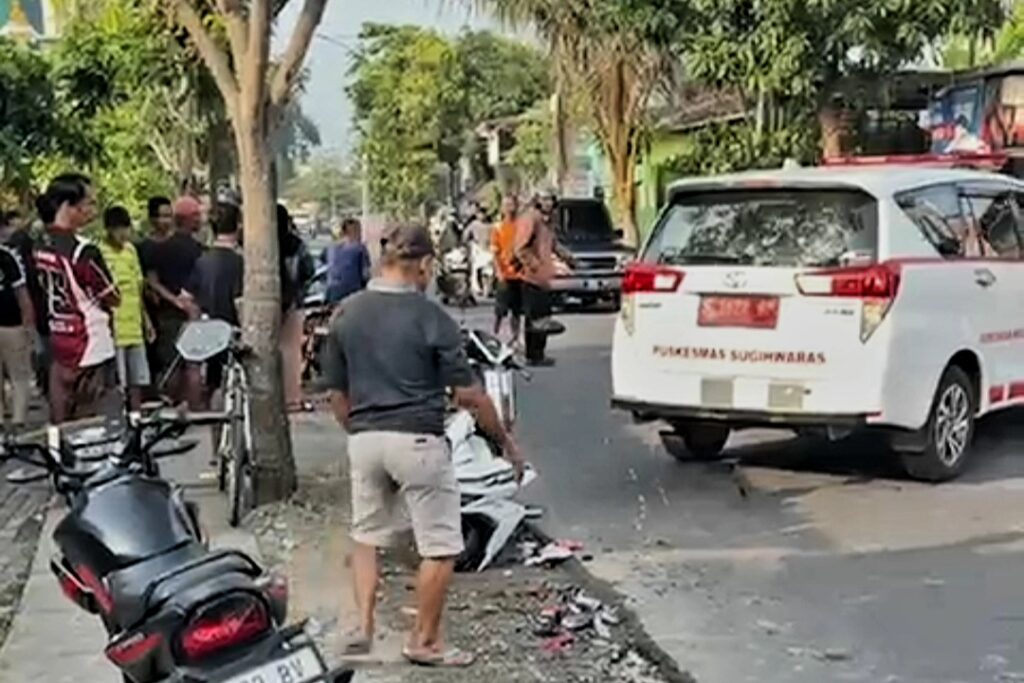 Dua Motor Bertabrakan di Bojonegoro, Satu Orang Tewas dan Dua Luka