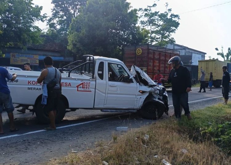 Pikap Operasional KDMP Ringsek Usai Tabrakan Beruntun di Ngawi