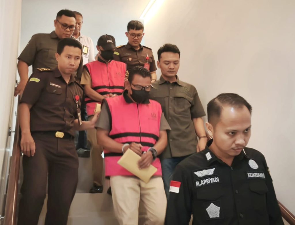 Kejari Sigi Tahan Dua Pejabat Terkait Dugaan Pungli Proyek Pakan Ternak