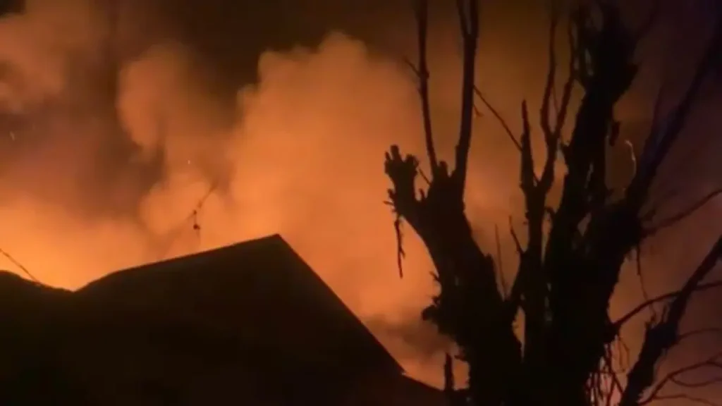 Empat Bangunan Terbakar di Kotabaru, Petugas Lanjutkan Pendinginan