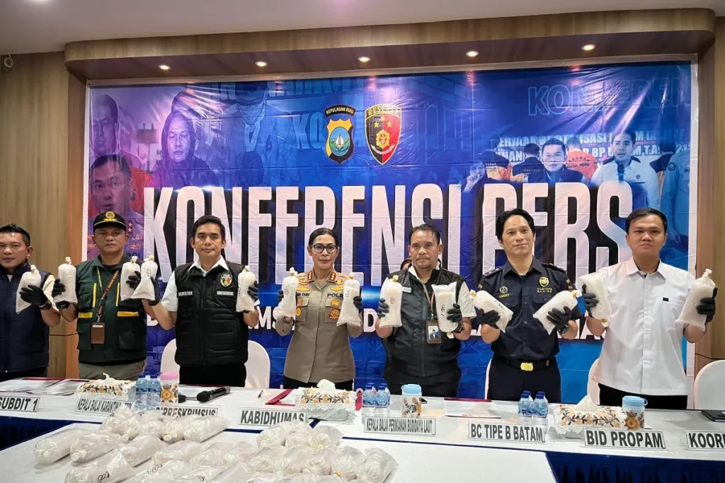 Polisi Gagalkan Penyelundupan 100 Ribu Benih Lobster di Batam