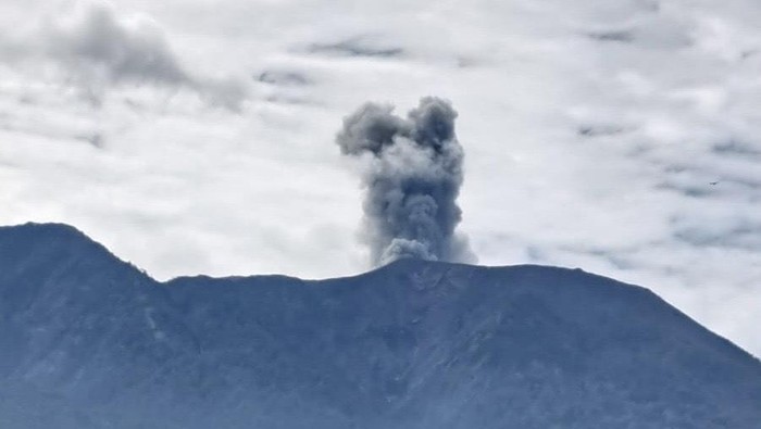 Gunung Marapi Erupsi Lagi, Abu Vulkanik Membumbung 500 Meter