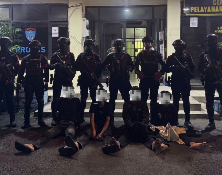 Empat Remaja Diduga Edarkan Tembakau Sintetis Dibekuk Brimob di Bekasi