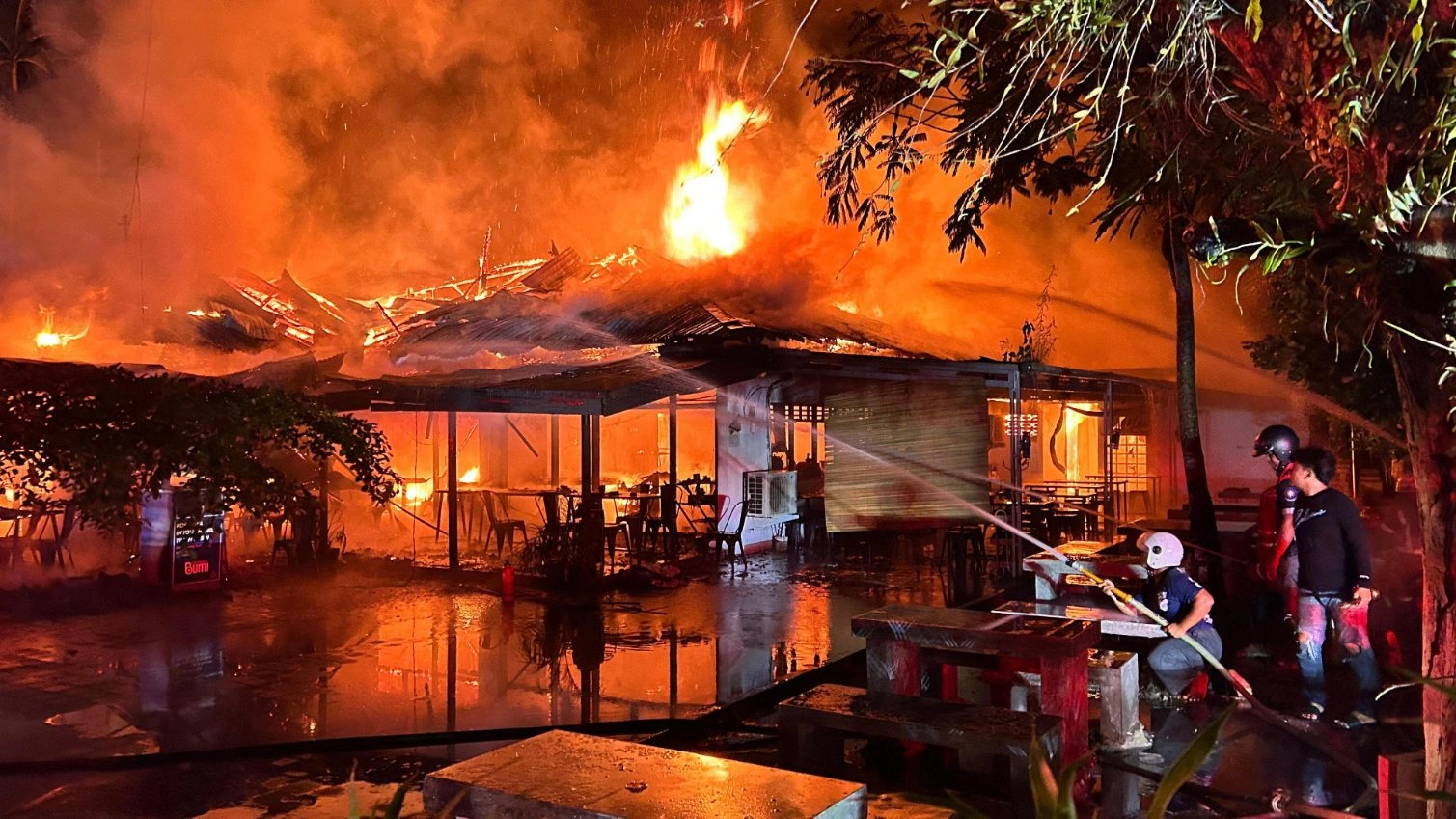 Kafe di Palangka Raya Ludes Terbakar, Warga Dikejutkan Suara Ledakan