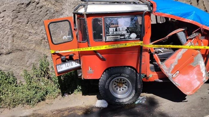Jip Wisata Bromo Hantam Tebing, Dua Orang Tewas di Jalur Letter S