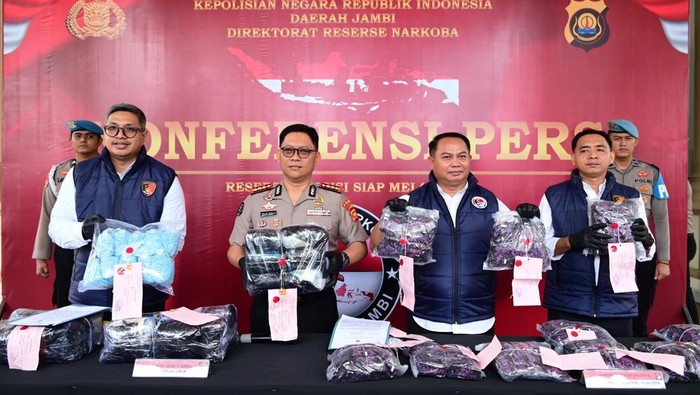 Polisi Tembak Mobil Pengedar Narkoba, 20 Kg Sabu Disita di Jambi