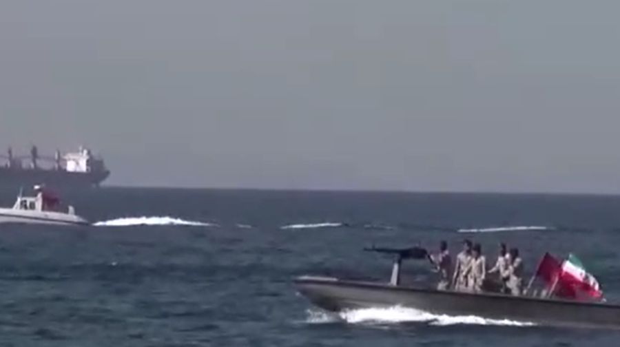 Iran-AS Baku Tembak di Selat Hormuz, Situasi Kini Diklaim Normal
