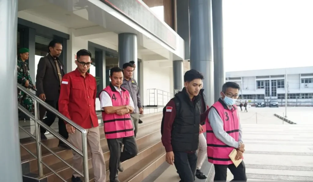 Kejati Kaltim Tahan ASN Kementerian ESDM dan Pengusaha dalam Kasus Korupsi Tambang