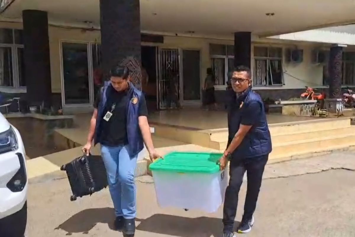 Penggeledahan BPBD Kubar, Penyidik Telusuri Dugaan Penyimpangan Perjalanan Dinas