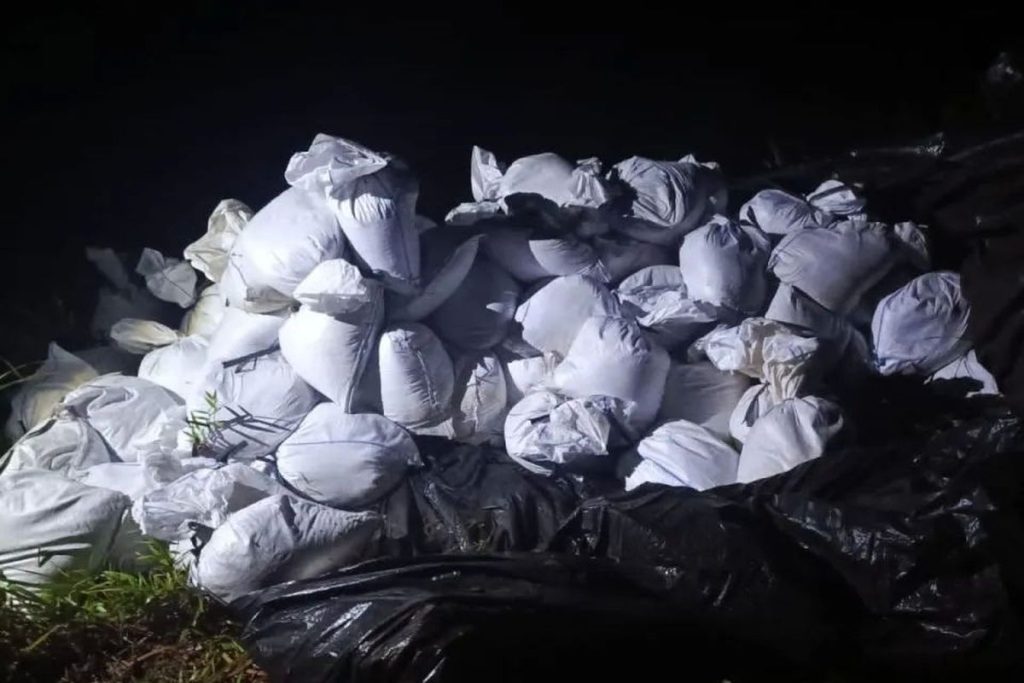 TNI AL Gagalkan Penyelundupan 1,8 Ton Timah di Bangka Tengah, Empat Orang Diamankan