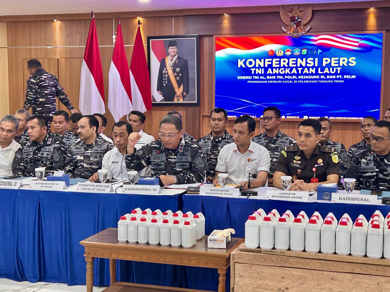Paket Berkedok Suku Cadang di Tanjung Priok Ternyata Berisi 544 Kg Merkuri