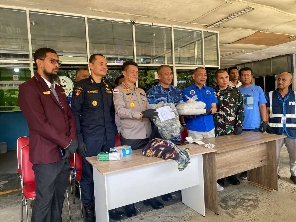 Pengiriman 2,8 Kg Ganja ke Bandung Digagalkan di Bandara SIM
