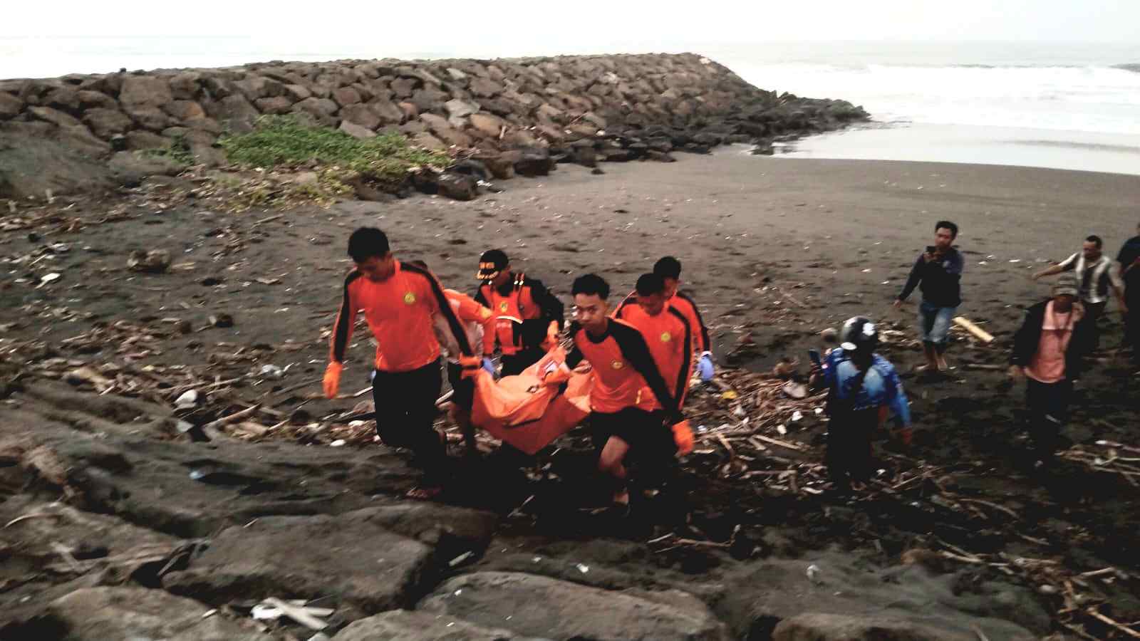 Dua Remaja Terseret Ombak di Pantai Menganti Ditemukan Meninggal