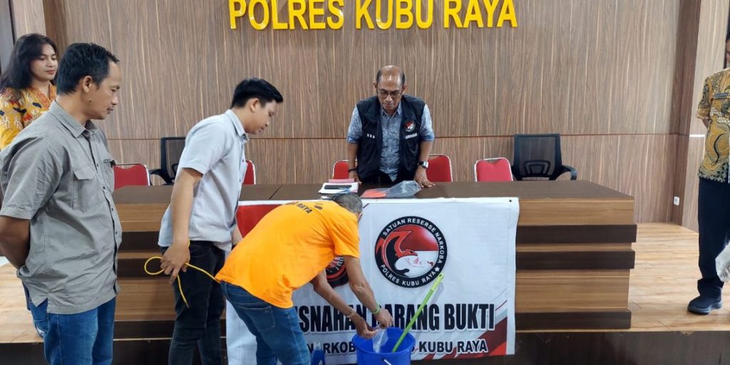 Polres Kubu Raya Musnahkan 50 Gram Sabu, Cegah Barang Bukti Kembali Beredar