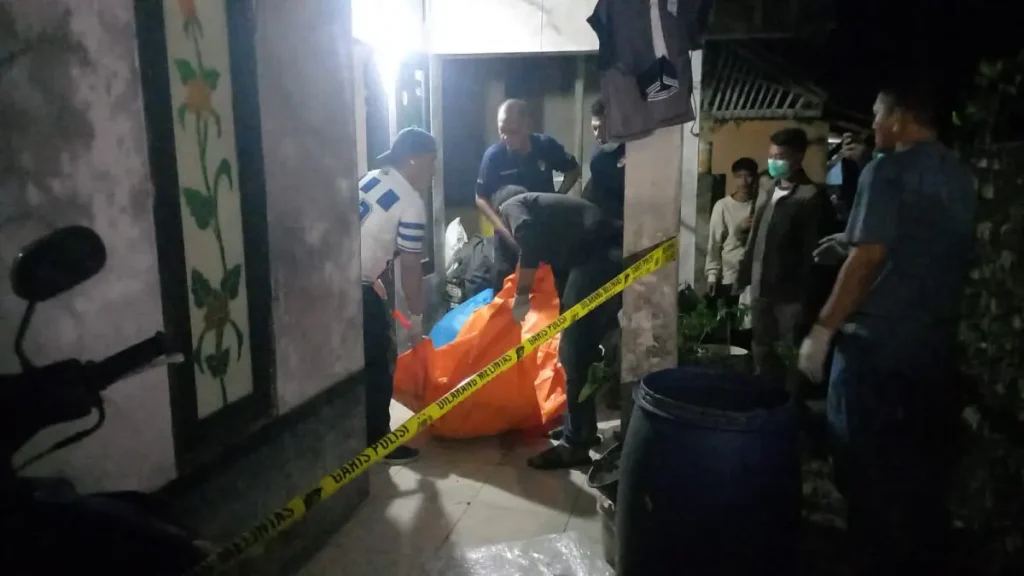 Bau Menyengat Ungkap Penemuan Jenazah Pria Lansia di Tasikmalaya