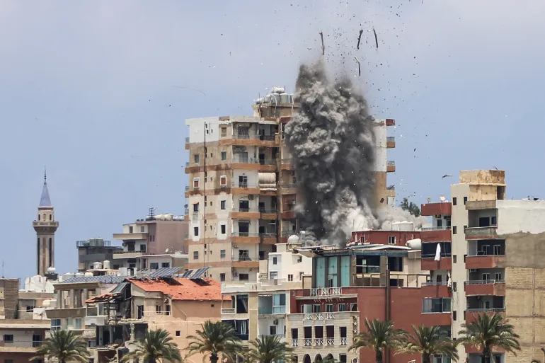 Israel Gempur Tyre, Delapan Tewas dan Puluhan Warga Luka