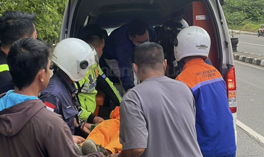 Penyapu Jalan Terluka Parah Usai Ditabrak Pelajar di Bontang