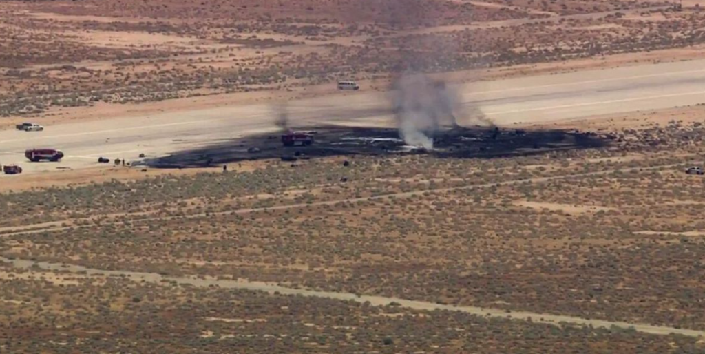 Pesawat Pengebom B-52 AS Jatuh di California, Delapan Awak Diduga Tewas
