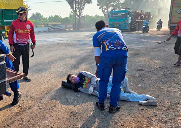 Kecelakaan Truk Boks dan Motor di Pati, Korban Langsung Dievakuasi Polisi