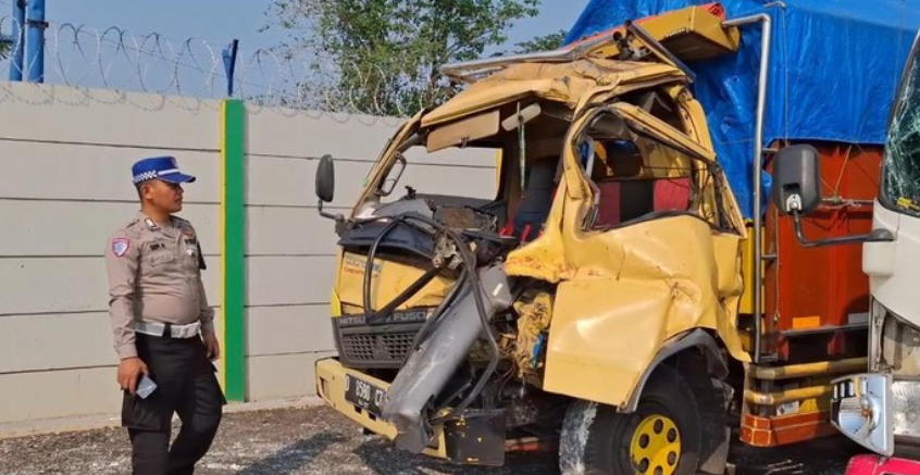 Penumpang Truk Kopi Tewas Terjepit dalam Kecelakaan Maut di Tol Cipularang