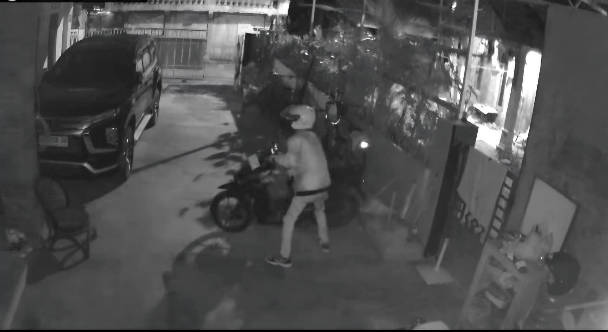 CCTV Rekam Aksi Pencurian di Ringinarum Kendal, Motor Matic Warga Raib