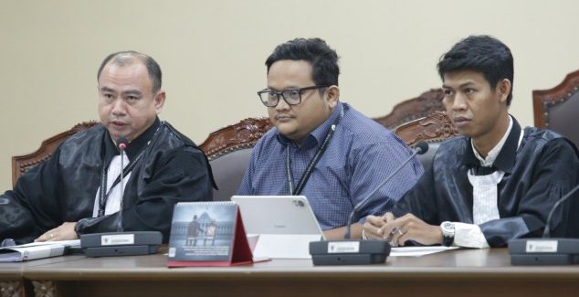 Pekerja Korban PHK Gugat UU Cipta Kerja, Minta Negara Jamin Pesangon