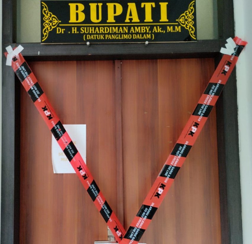 KPK Segel Ruang Bupati hingga Sekda Kuansing, Dugaan OTT Disorot