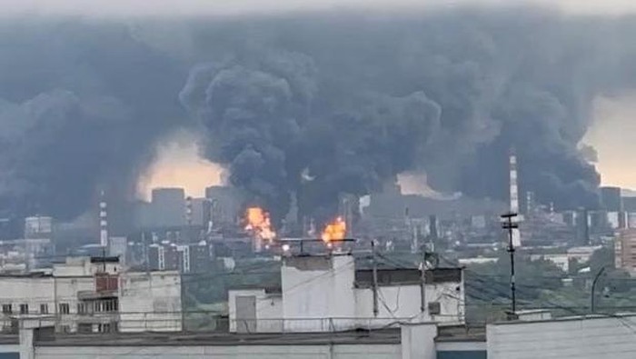 Serangan Drone Ukraina Lumpuhkan Aktivitas Udara Moskow, 527 Penerbangan Terdampak