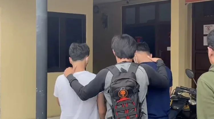 CCTV Bongkar Pembacokan Pelajar di Palmerah, Dua Pelaku Ditangkap Saat Ujian