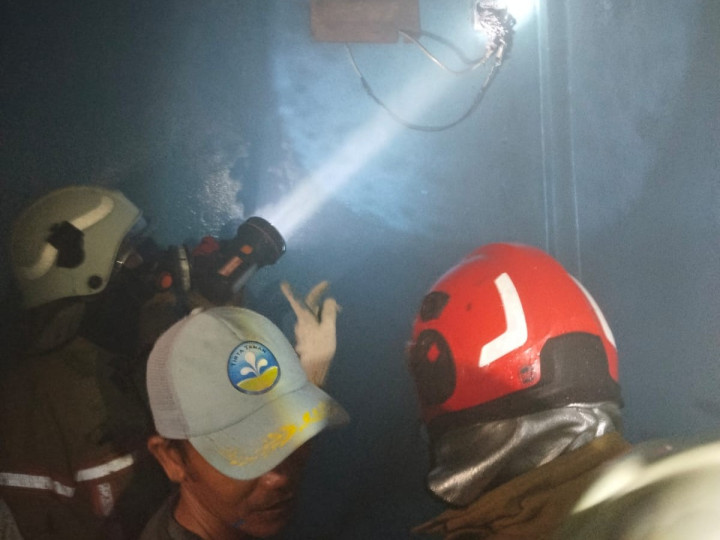 Kebakaran Gudang Perumda Tirta Taman Bontang Berhasil Dipadamkan Tanpa Korban