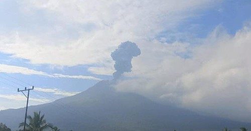 Gunung Lewotobi Laki-laki Erupsi, Abu Vulkanik Capai 1.000 Meter