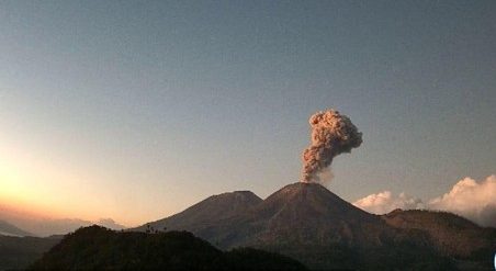 Aktivitas Vulkanik Gunung Lewotobi Laki-Laki Masih Tinggi, Warga Diminta Waspada