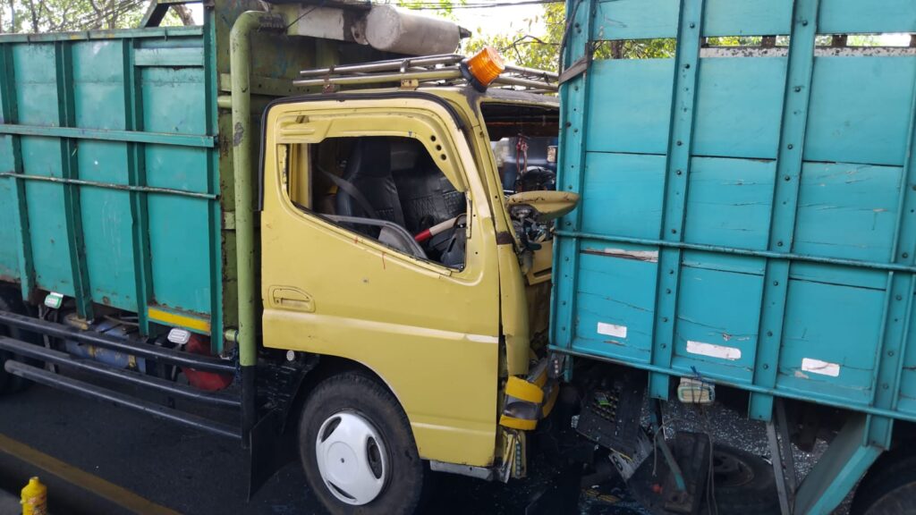 Tiga Truk dan Tiga Mobil Terlibat Tabrakan Beruntun di Kota Bogor