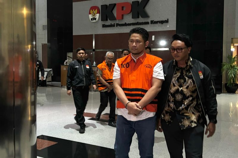 KPK Tahan Tiga Tersangka Korupsi Proyek Gedung Pemkab Lamongan Rp35,7 Miliar