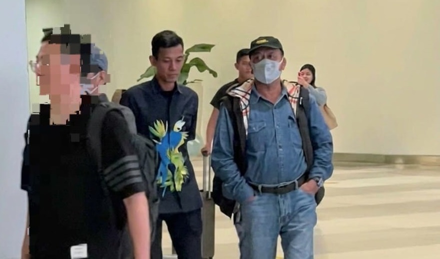 Serahkan Diri ke KPK, Bupati Kuansing dan Sekda Langsung Diperiksa