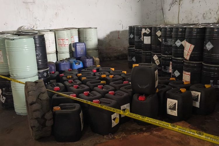 Perdagangan Sianida Ilegal Terbongkar, Polisi Sita 362 Drum Senilai Rp14,5 Miliar