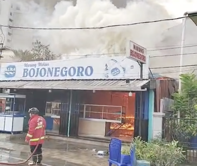 Warung Makan Bojonegoro Samarinda Terbakar, Diduga Dipicu Kebocoran Gas