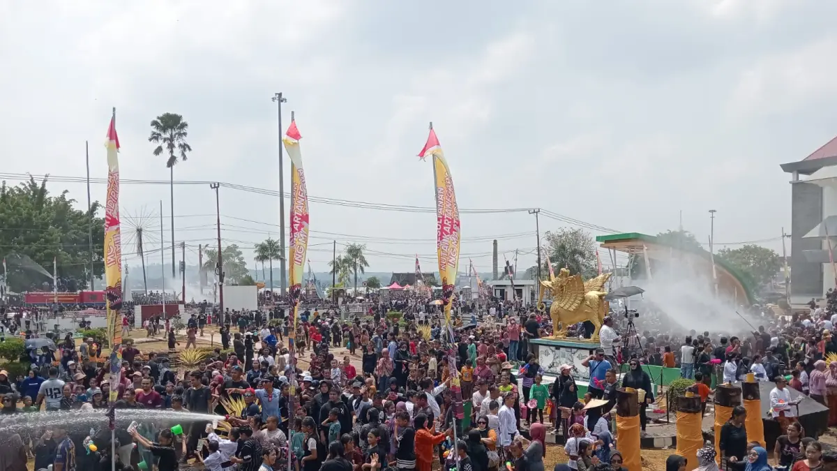 Pesan “Di Mana Bumi Dipijak” Mengiringi Penutupan Erau Kutai 2026