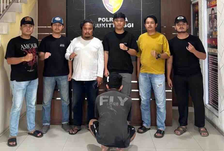 Pemilik Minimarket Diserang Komplotan Bersenjata, Warga Gagalkan Perampokan