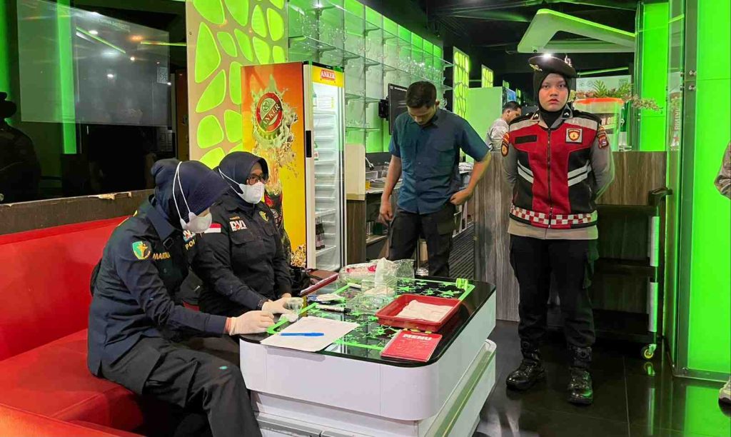 Polisi Sisir 12 Tempat Hiburan Malam di Padang, Dua Orang Diamankan