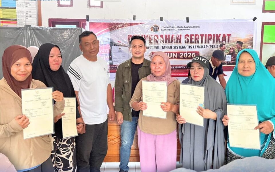 Cegah Sengketa Tanah, 119 Sertipikat PTSL Dibagikan di Morut