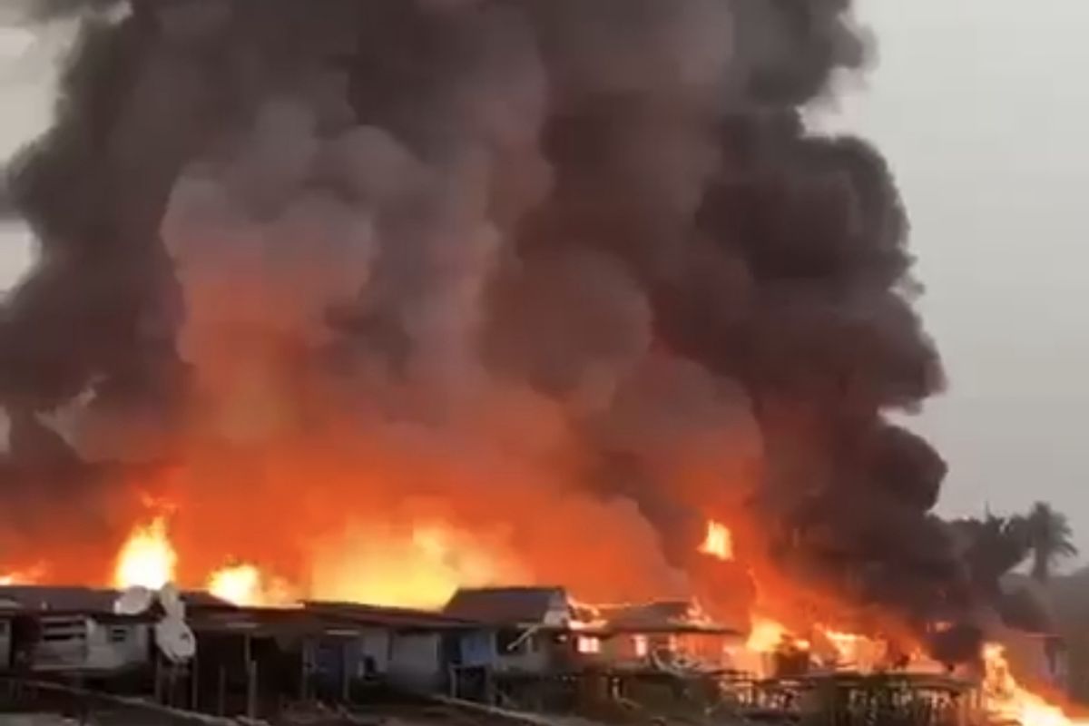 Permukiman Tepi Sungai di Mappi Dilalap Api, 50 Rumah Ludes