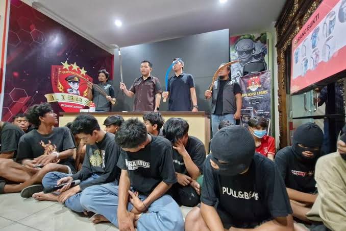 Pelajar 15 Tahun Tewas dalam Tawuran Genuk, Satu Orang Jadi Tersangka