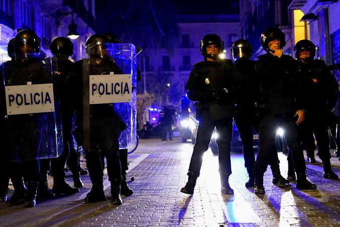 Tragedi Kereta di Spanyol Picu Amarah, Demonstran Bentrok dengan Polisi